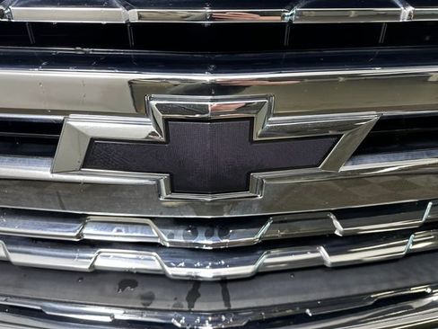 Used 2020 Chevrolet Silverado 1500 LTZ AWD/4WD image 9