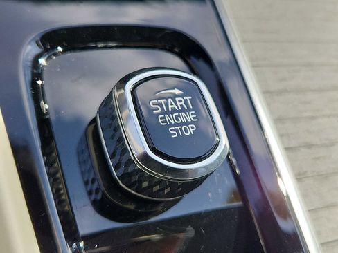 Used 2025 Volvo XC60 T8 Plus w/ Protection Package Premier image 23