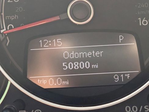 Used 2019 Volkswagen Beetle 2.0T S image 31