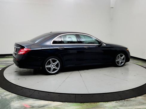 Used 2017 Mercedes-Benz E 300 4MATIC image 5