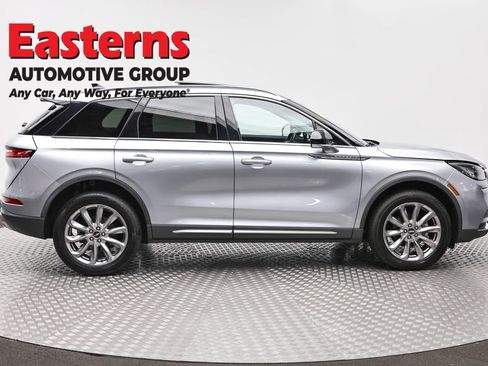 Used 2022 Lincoln Corsair AWD w/ Premium Package image 4