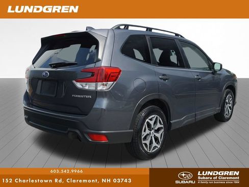 Used 2023 Subaru Forester Premium AWD/4WD image 3