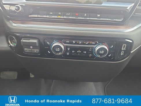Used 2025 GMC Sierra 1500 SLT AWD/4WD image 15