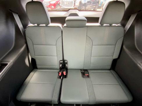New 2026 GMC Acadia AT4 w/ LPO, Floor Liner Package AWD/4WD image 29