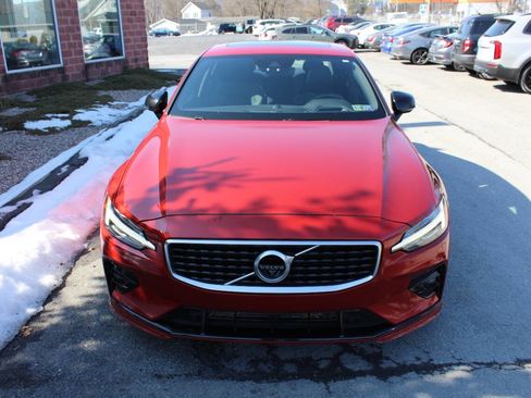 Used 2019 Volvo S60 T6 R-Design image 4