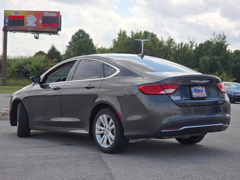 Used 2016 Chrysler 200 Limited w/ Convenience Group FWD image 7