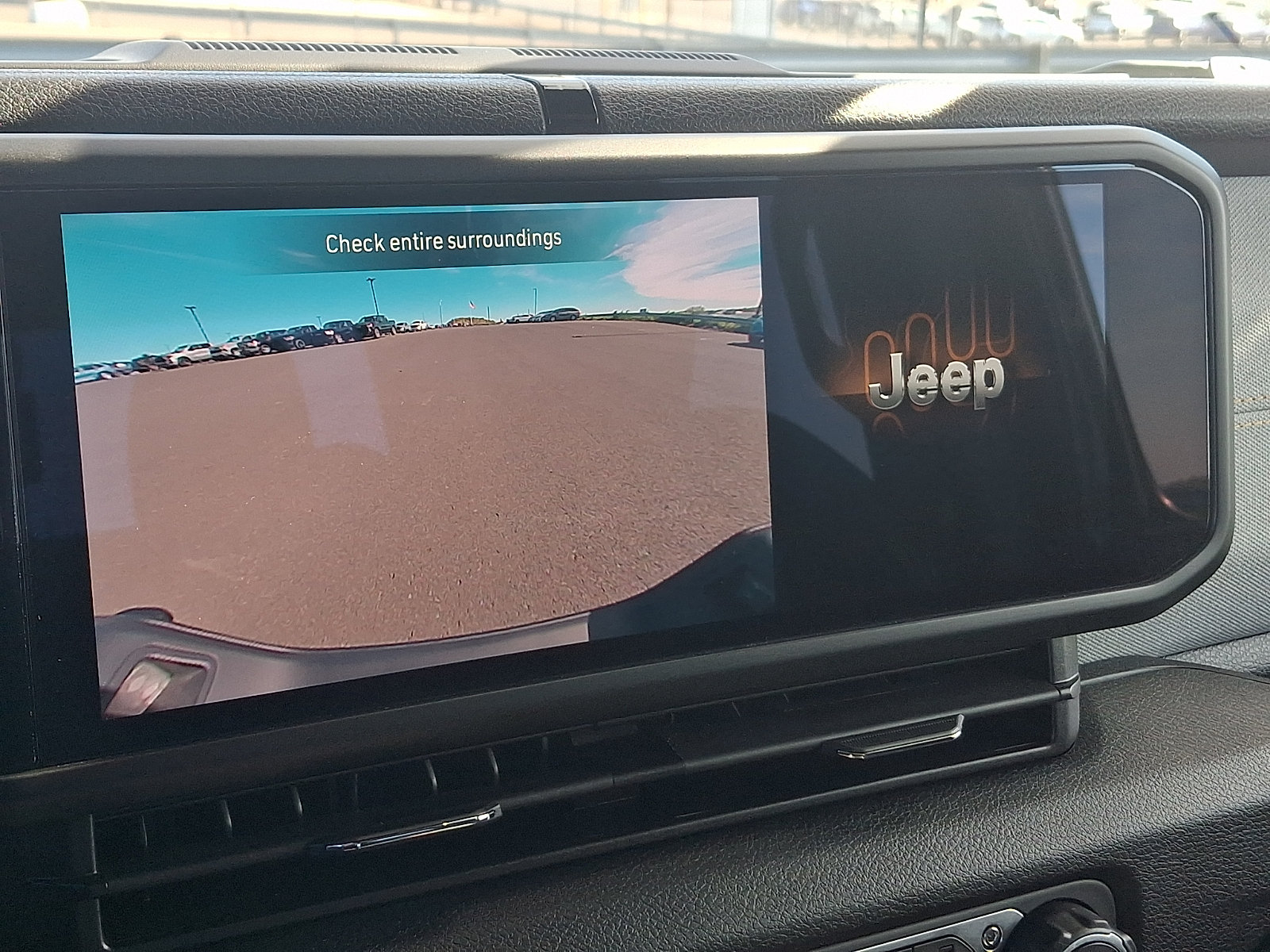 Used 2025 Jeep Gladiator Sport AWD/4WD image 17