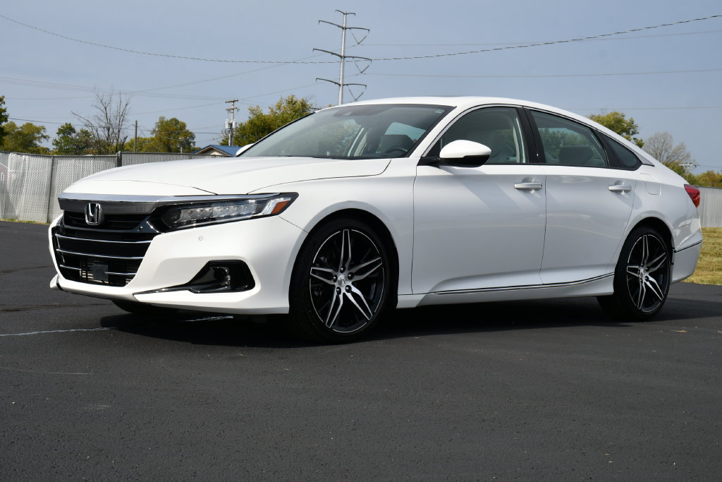 Used 2021 Honda Accord Touring image 3