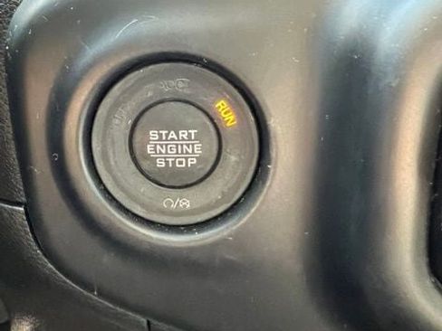 Used 2021 Jeep Wrangler Unlimited Sahara AWD/4WD image 12