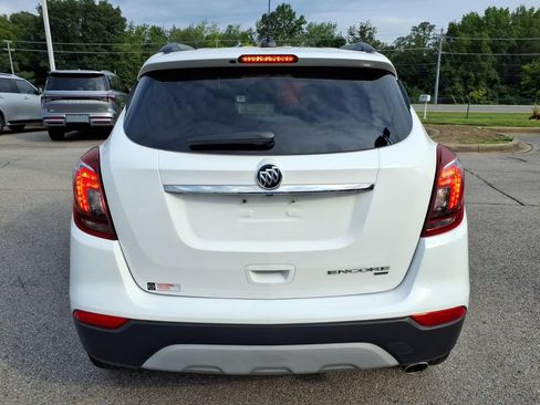 Used 2021 Buick Encore Preferred AWD/4WD image 17