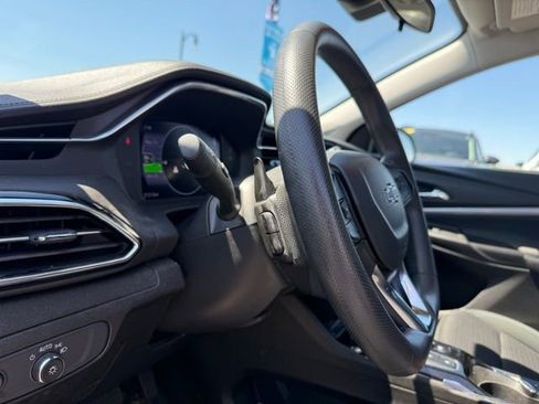 Used 2023 Chevrolet Bolt EUV LT w/ Redline Edition FWD image 17