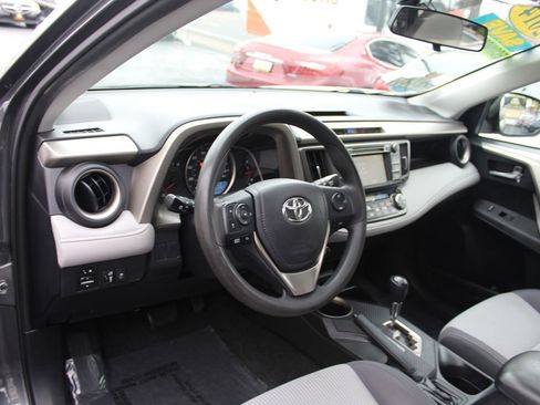 Used 2014 Toyota RAV4 XLE image 19