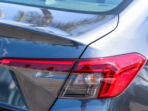 Certified 2022 Honda Civic EX image 9