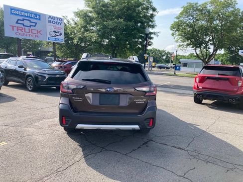 Used 2022 Subaru Outback Touring AWD/4WD image 24