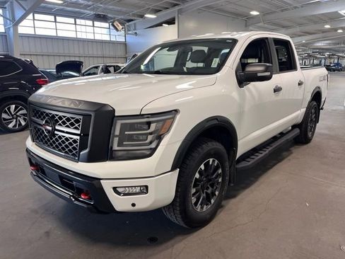Used 2021 Nissan Titan PRO-4X w/ Pro-4x Convenience Package image 7