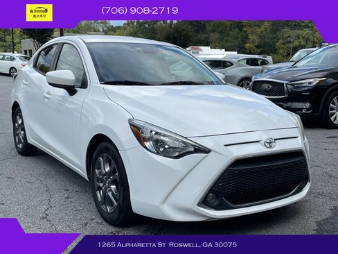 Used 2019 Toyota Yaris L image 1
