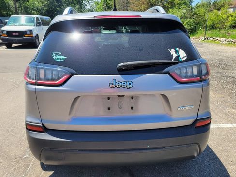 Used 2019 Jeep Cherokee Latitude w/ Popular Appearance Group FWD image 4