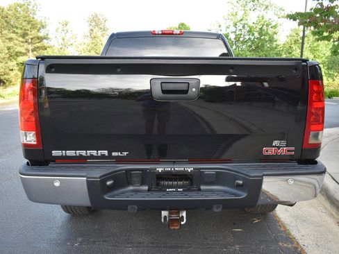 Used 2009 GMC Sierra 1500 SLT w/ Suspension Package, Off-Road image 6