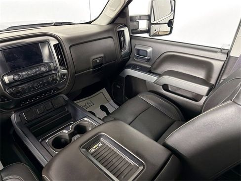 Used 2016 Chevrolet Silverado 2500 LTZ image 22
