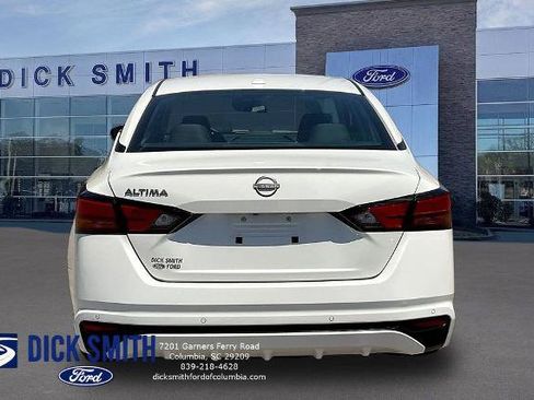 Used 2025 Nissan Altima 2.5 SV FWD image 5