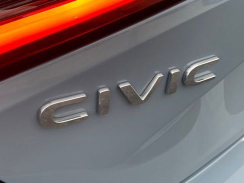 Used 2023 Honda Civic Sport Touring image 4