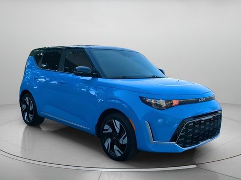 Used 2024 Kia Soul GT-Line FWD image 2