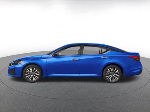 Used 2025 Nissan Altima 2.5 SV FWD image 7