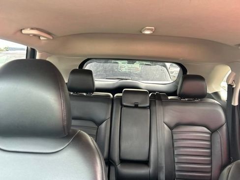 Used 2019 Ford Edge SEL w/ Equipment Group 201A FWD image 8