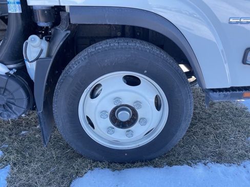 Used 2023 Chevrolet Low Cab Forward 5500XD image 14