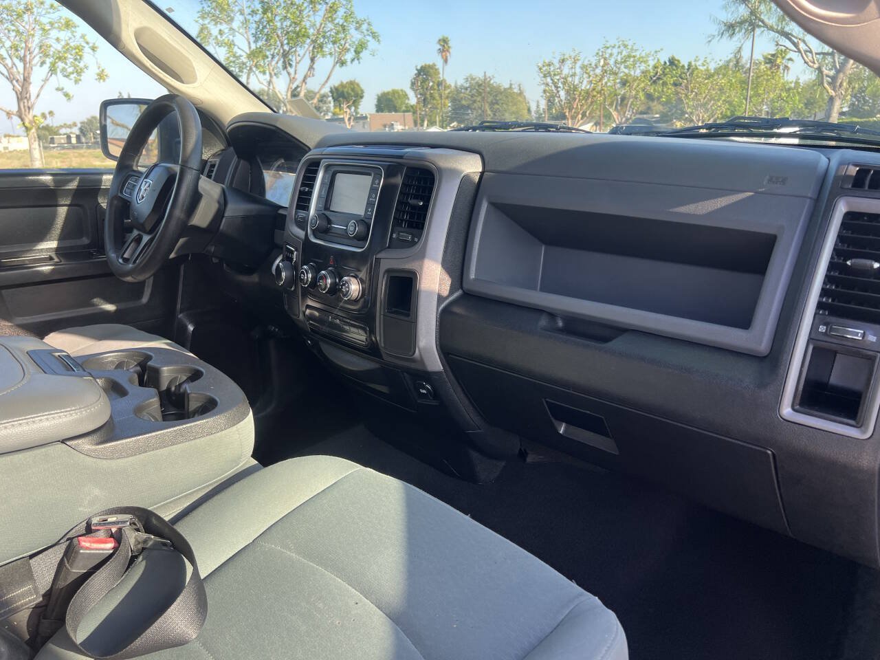 Used 2017 RAM 1500 Express RWD image 31