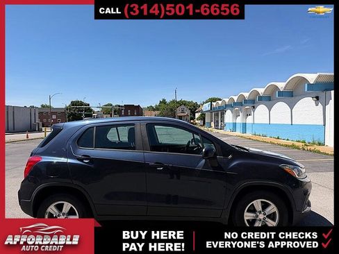 Used 2019 Chevrolet Trax LS FWD image 6