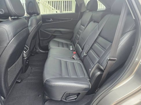 Used 2016 Kia Sorento SX FWD image 19