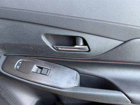 New 2027 Nissan Sentra SR w/ Floor Mat Package FWD image 18