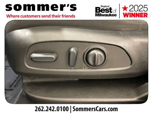 Used 2023 GMC Acadia SLE w/ Driver Convenience Package image 10