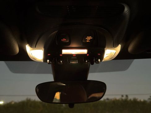 Used 2021 MINI Cooper 2-Door Hardtop w/ Signature Upholstery Package image 41