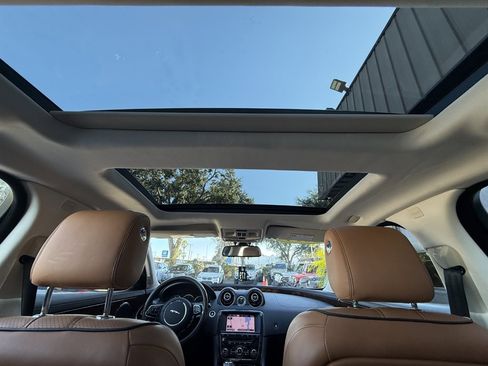 Used 2014 Jaguar XJ AWD image 20