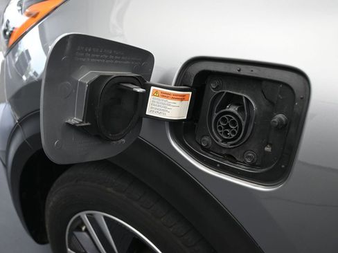 Used 2022 Kia Niro LXS image 30