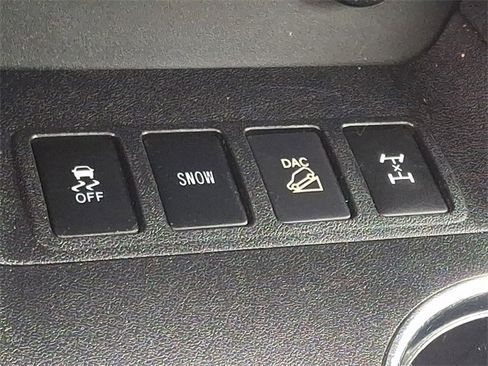 Used 2014 Toyota Highlander XLE image 24