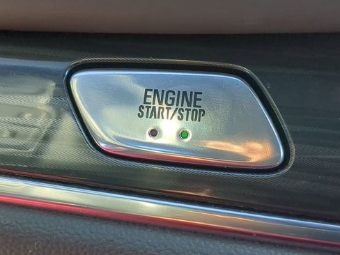 Used 2024 Buick Enclave Premium image 17