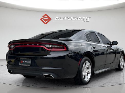Used 2015 Dodge Charger SE RWD image 11