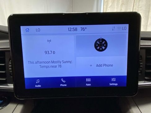 Used 2023 Ford Explorer XLT image 14