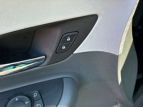 Used 2018 Chevrolet Bolt LT FWD image 19