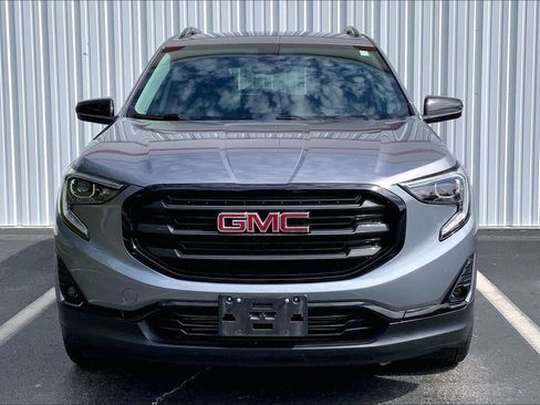 Used 2021 GMC Terrain SLT w/ Infotainment Package II FWD image 3