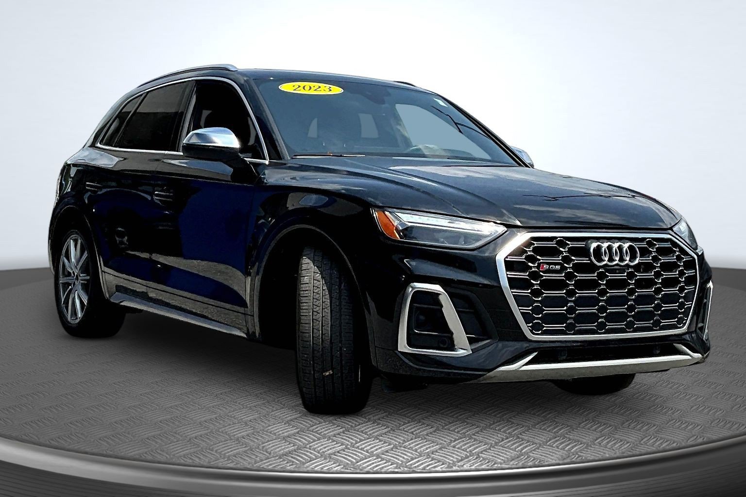 Used 2023 Audi SQ5 Premium Plus w/ Premium Plus Package AWD/4WD image 2