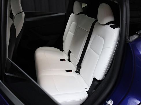 Used 2022 Tesla Model Y Performance image 48