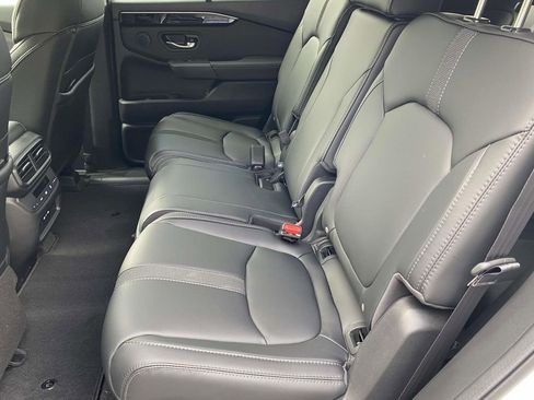 New 2025 Honda Pilot EX-L image 9