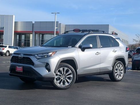Used 2025 Toyota RAV4 XLE Premium w/ Weather Package image 2