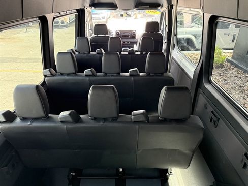 Used 2021 Mercedes-Benz Sprinter 2500 image 27