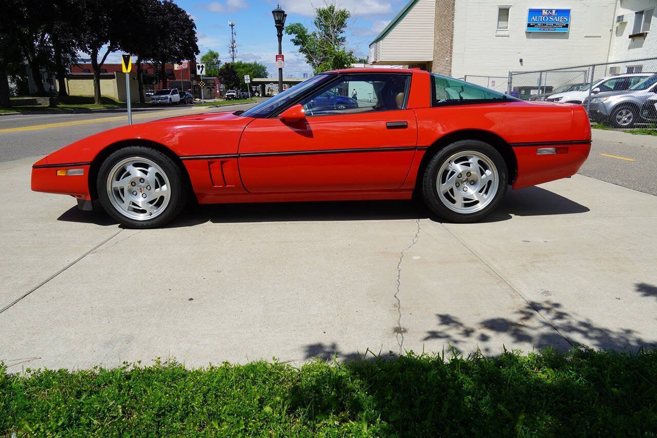 Used 1990 Chevrolet Corvette ZR-1 RWD image 3