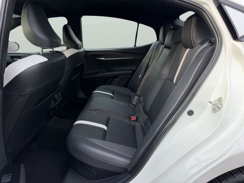 Used 2025 Toyota Camry SE image 37